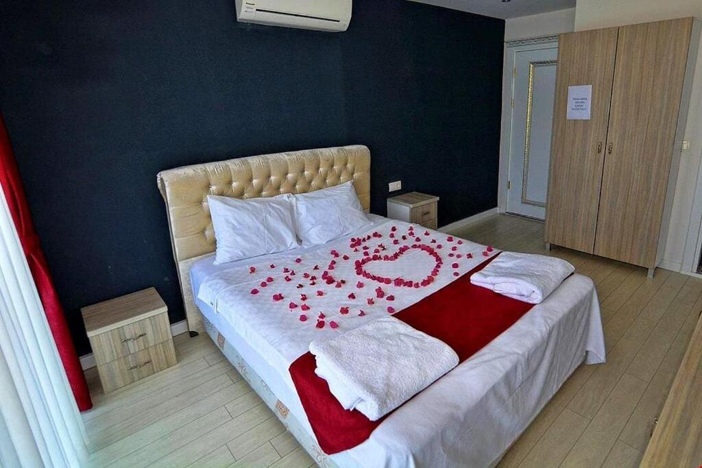 Airport Guelluek Otel Milas ภายนอก รูปภาพ